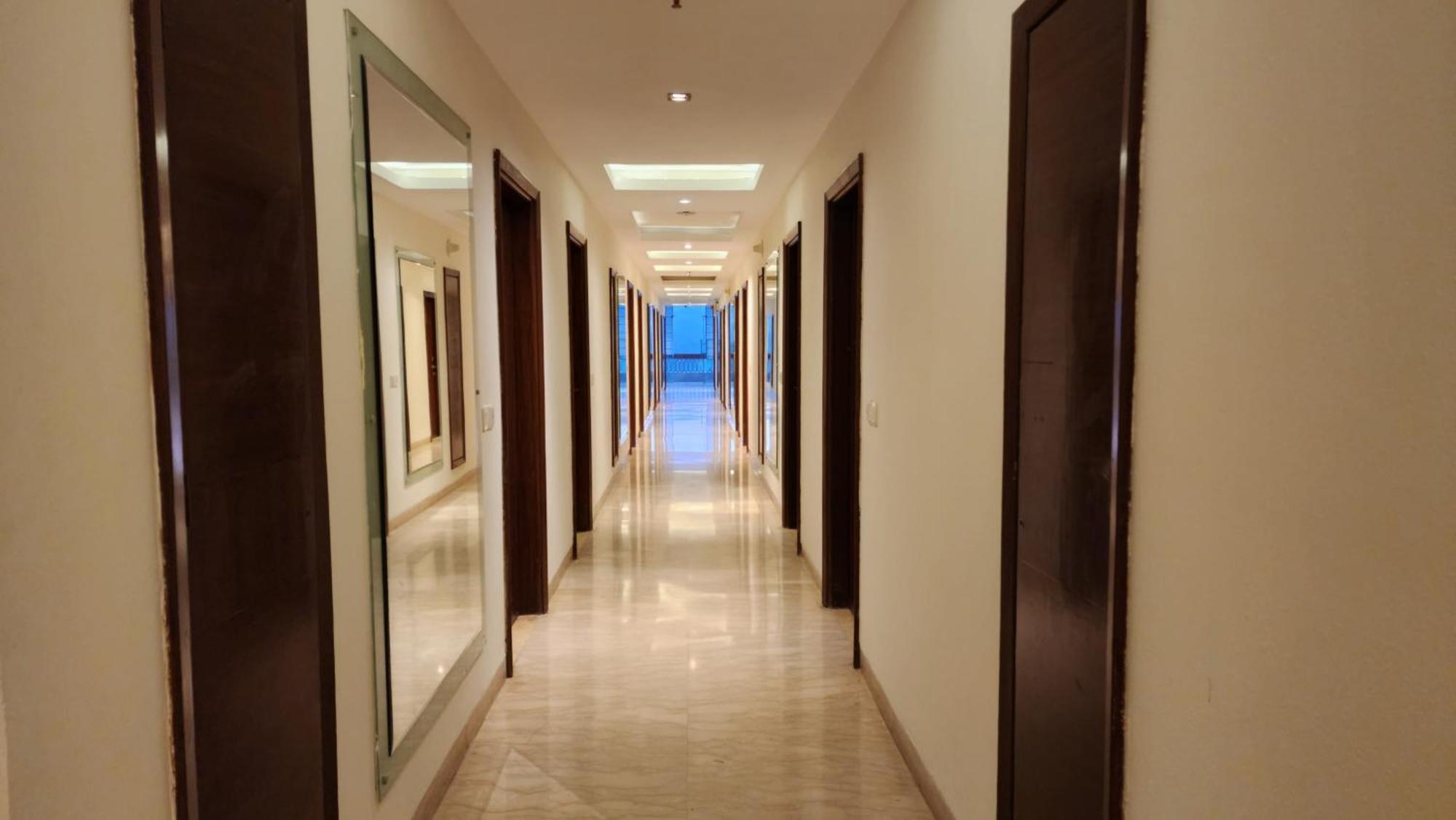 Hotel Royal Ark - Касаулі Екстер'єр фото