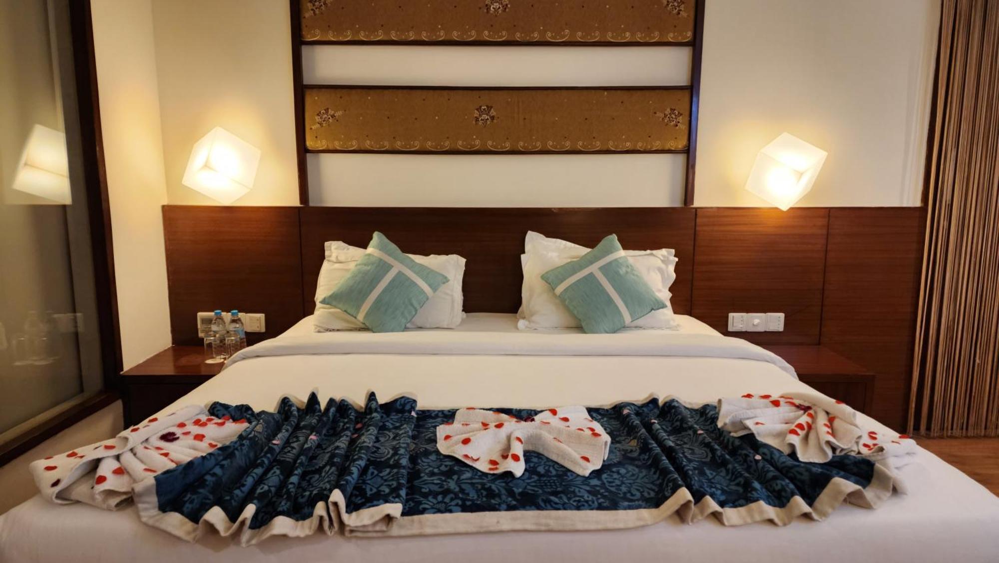 Hotel Royal Ark - Касаулі Екстер'єр фото