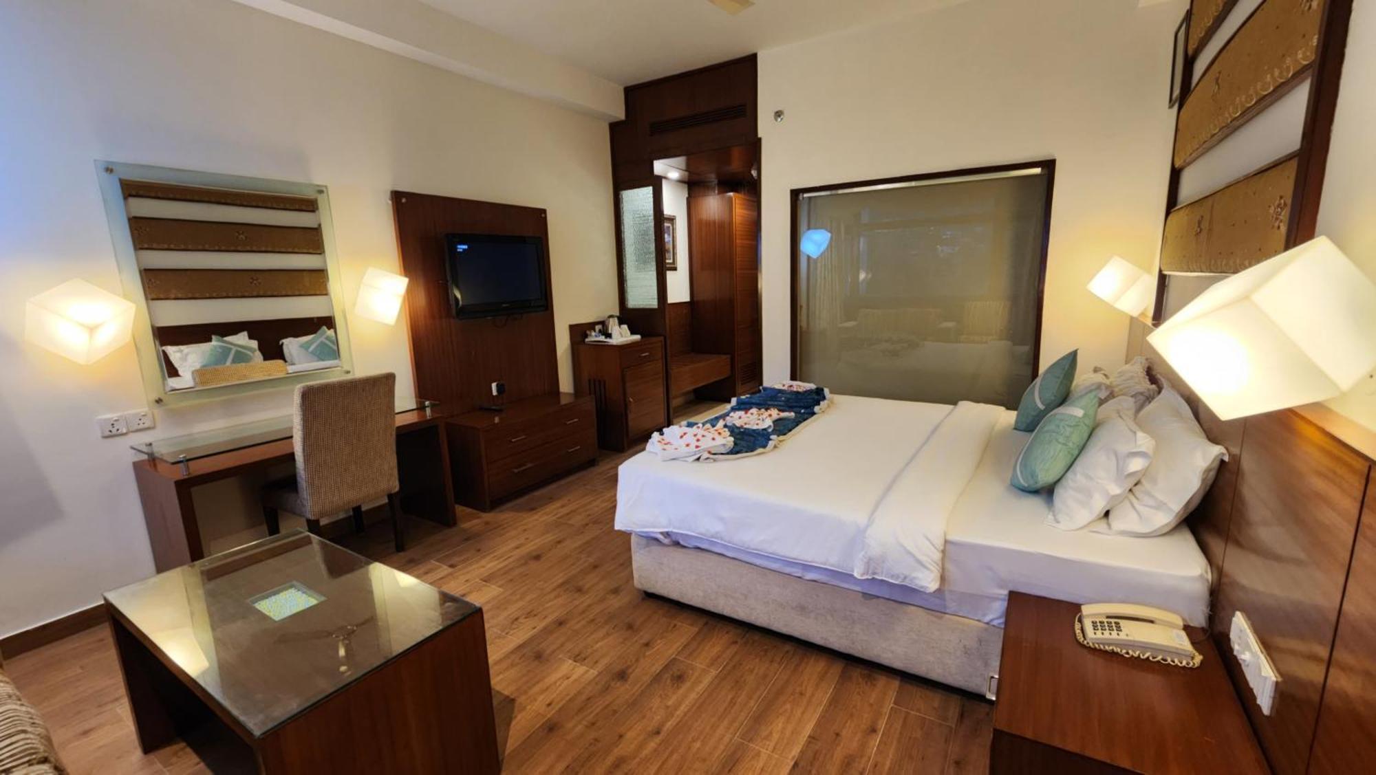 Hotel Royal Ark - Касаулі Екстер'єр фото