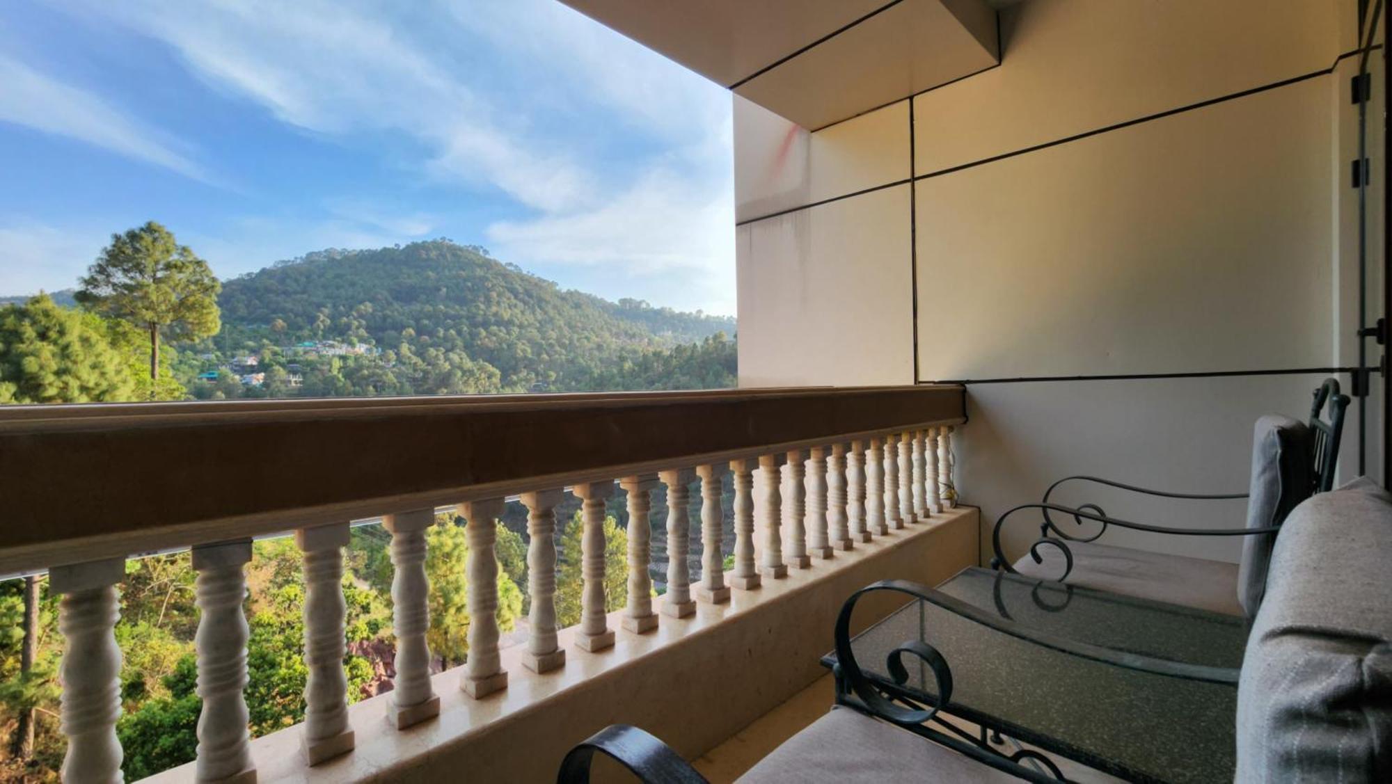 Hotel Royal Ark - Касаулі Екстер'єр фото