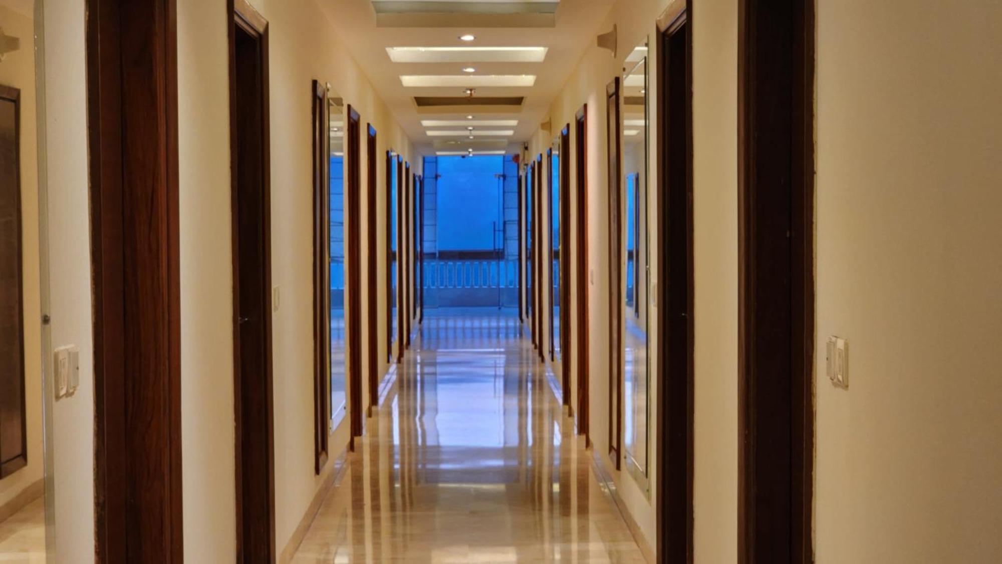 Hotel Royal Ark - Касаулі Екстер'єр фото