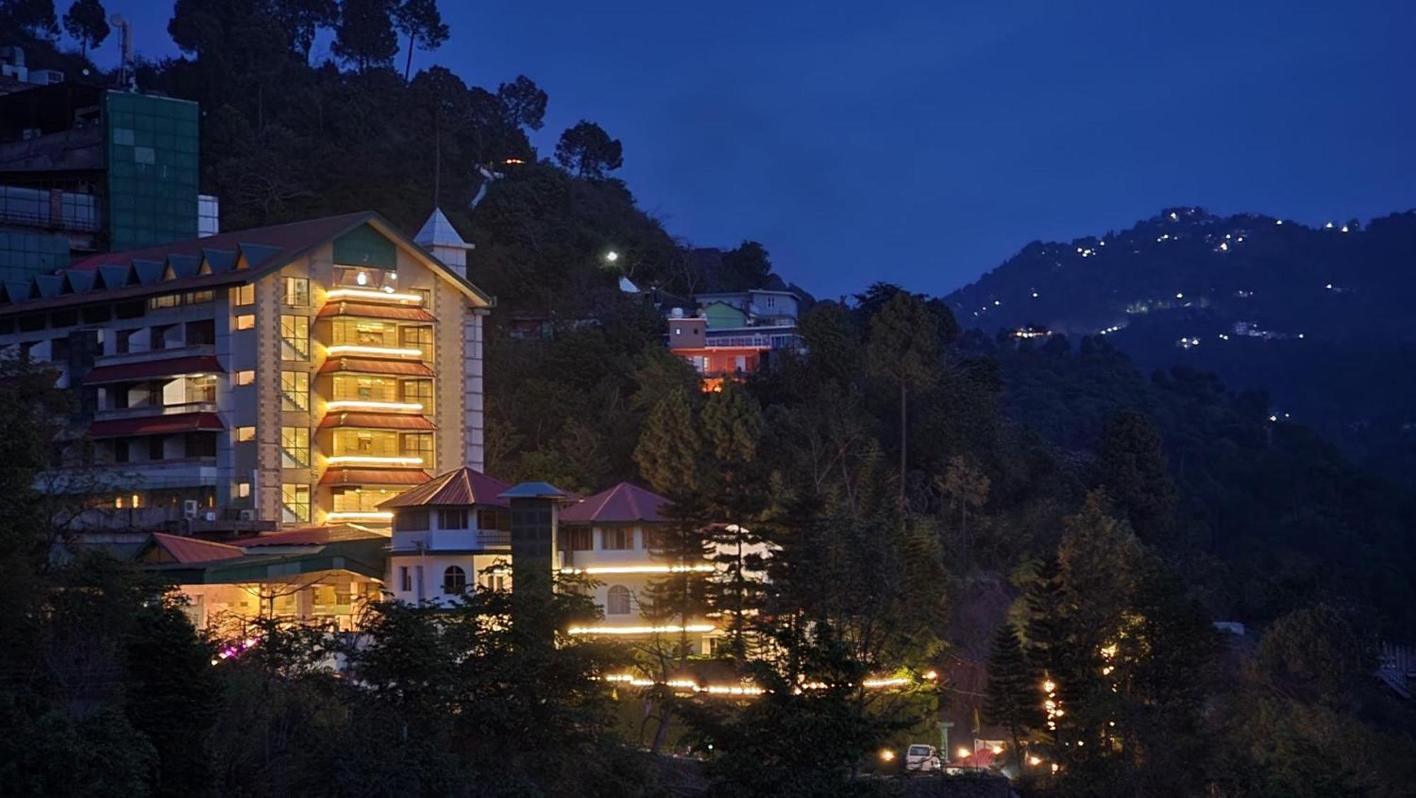 Hotel Royal Ark - Касаулі Екстер'єр фото