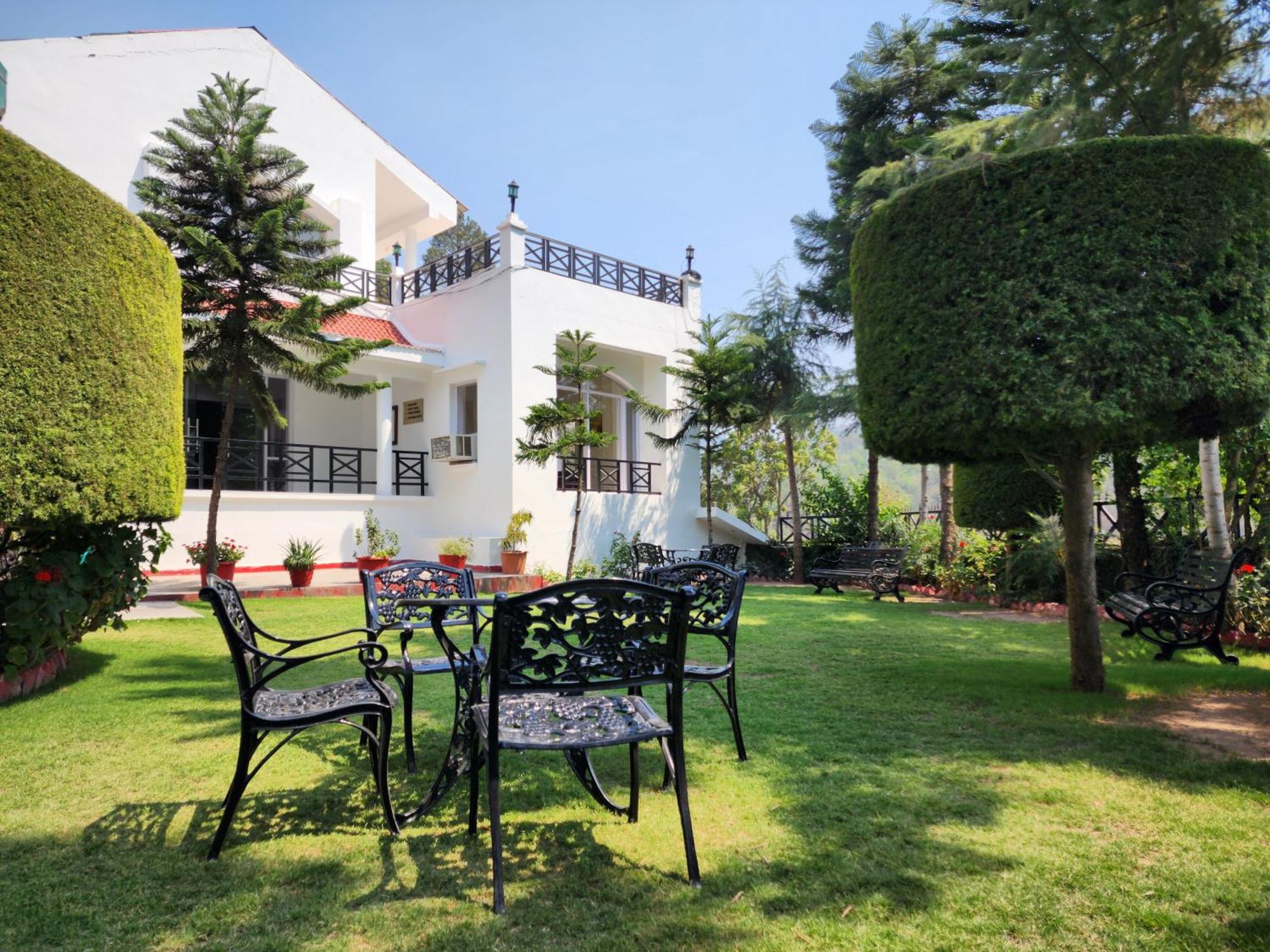 Hotel Royal Ark - Касаулі Екстер'єр фото