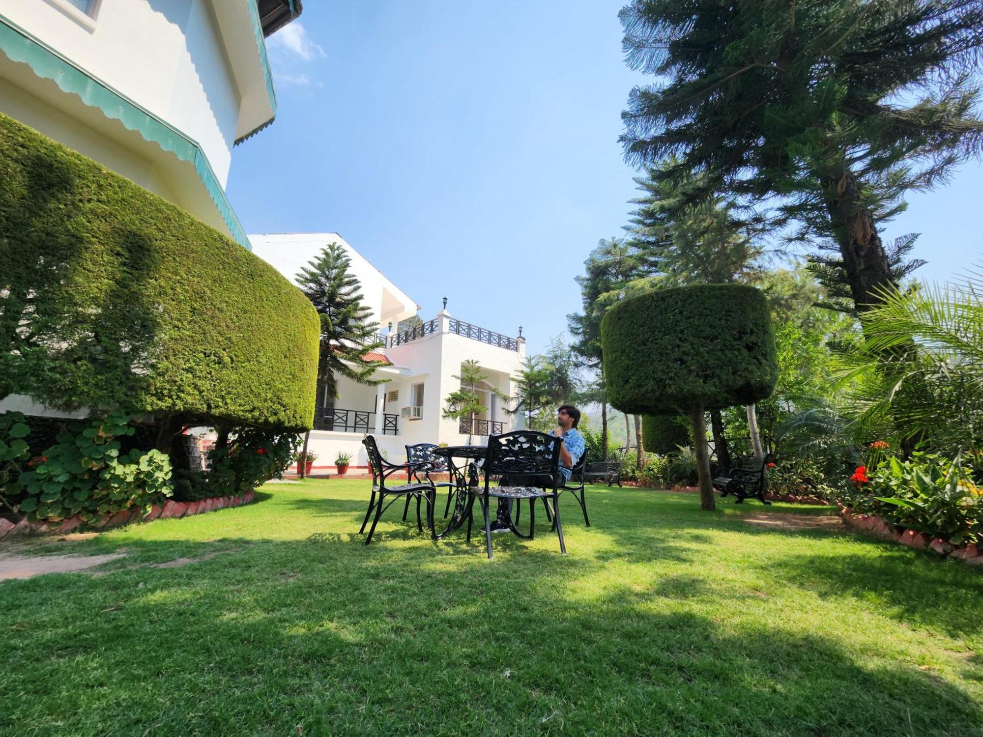 Hotel Royal Ark - Касаулі Екстер'єр фото